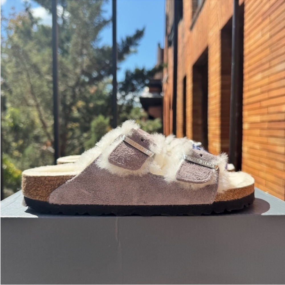 New Birkenstock Arizona Shearling Sandals Slides Purple Sherpa Purple Suede 39 - Picture 11 of 12